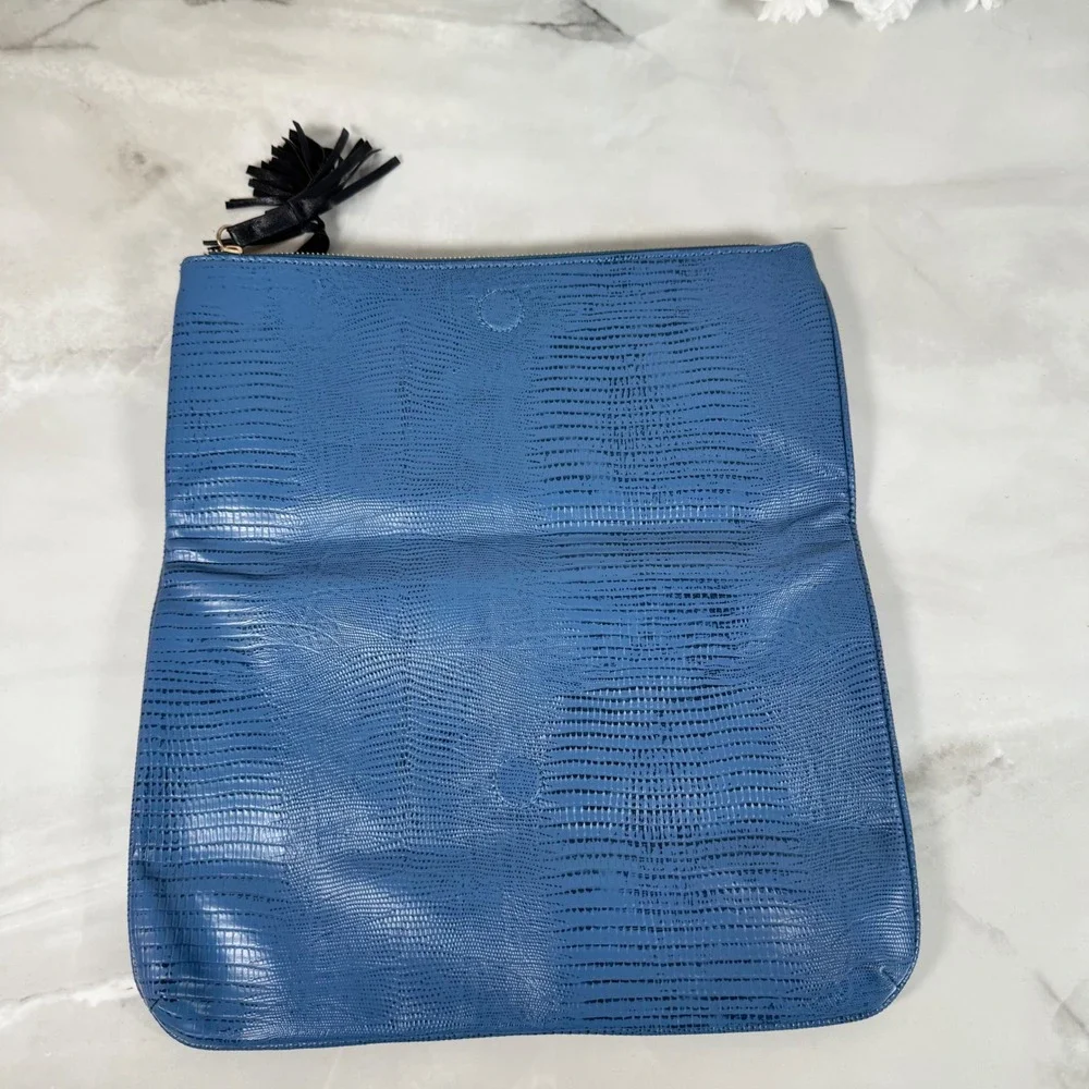 R+J Romeo + Juliet Couture Blue Faux Leather Snakeprint Foldover Clutch‎ Tassel